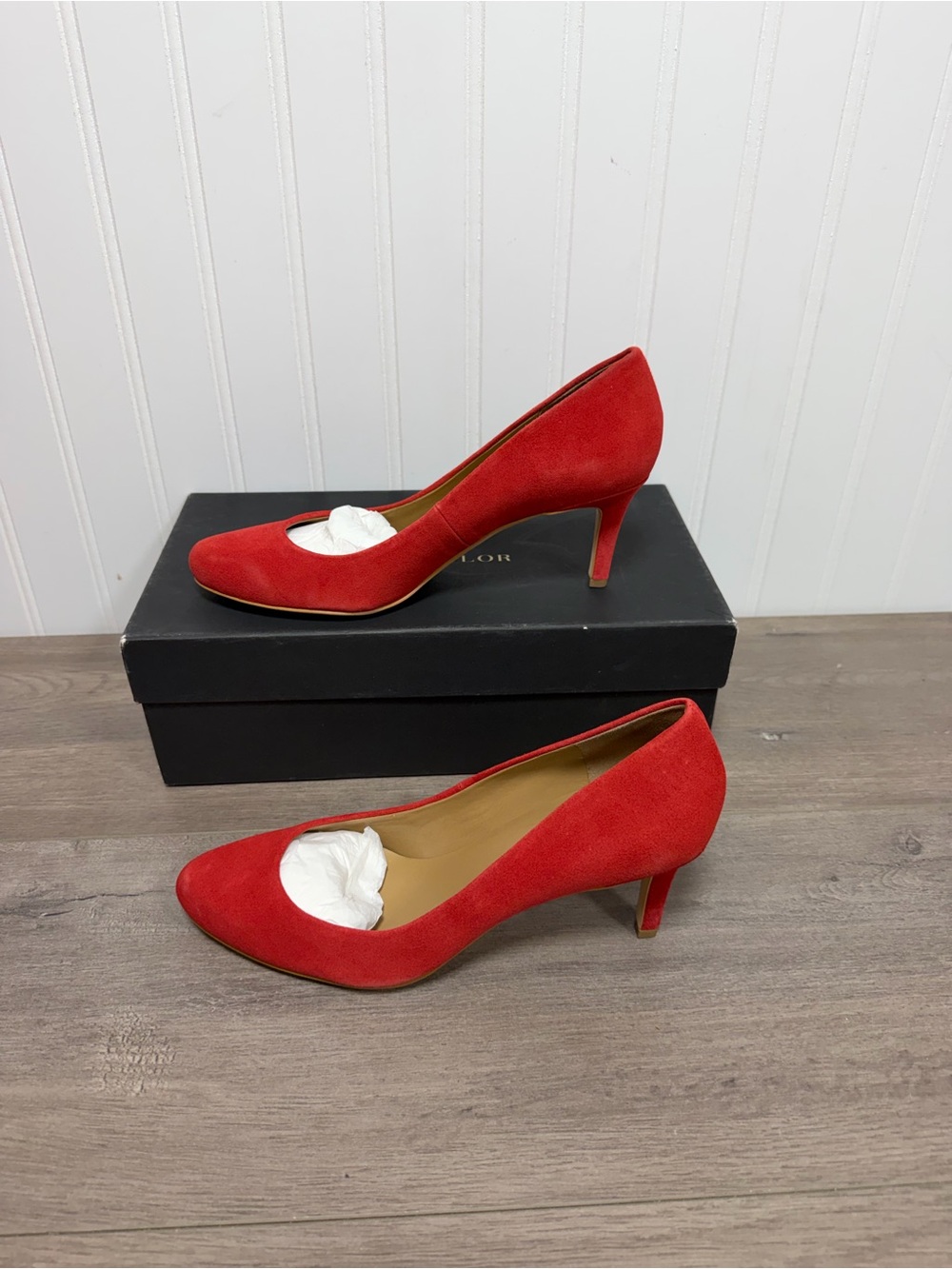 Brand new Ann Taylor red suede pumps featuring a pointed toe size 7
